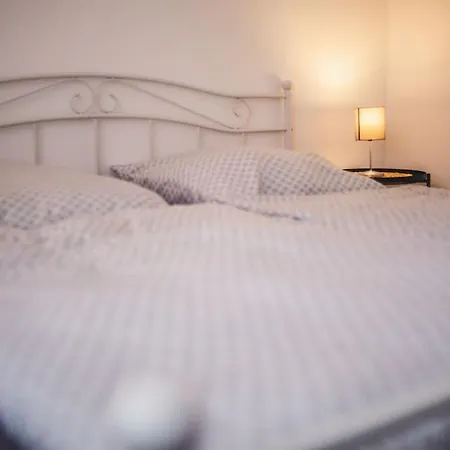 Wunderschoene Neue 3,5 Zimmerwohnung Naehe Kassel Bis 4 Erwachsene 3 Apartman *