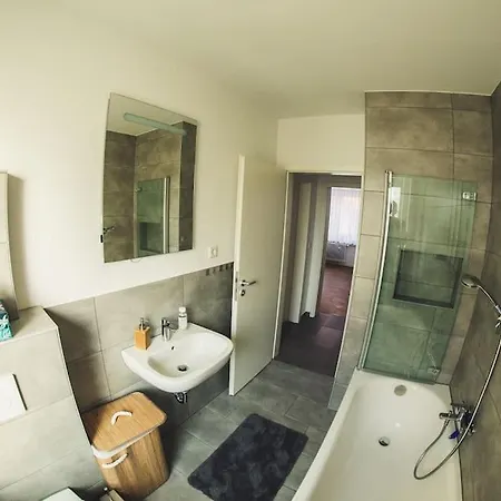 아파트 Wunderschoene Neue 3,5 Zimmerwohnung Naehe Kassel Bis 4 Erwachsene 3 *